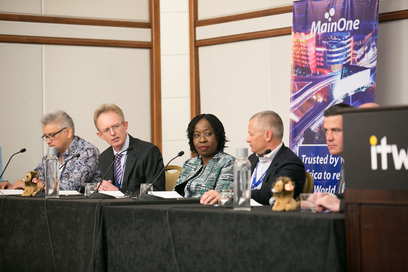 L-R: Chris George, Strategic Negotiator, Google; Mike van den Bergh, CMO, PCCW Global; Funke Opeke, CEO, MainOne; Chris Wood, CEO, WIOCC; Willem Marais, Group Managing Executive and CEO, Liquid Telecom SA, and Russell Southwood, CEO, Balancing Act, during the MainOne-hosted Africa Panel Session on “Unlocking Africa’s Digital Potential” at the 2016 International Telecoms Week, held in Chicago... this week.(Photo by Peter Wynn Thompson/www.peterthompsonphoto.com)