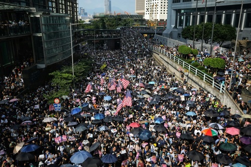 Hong Kong returns to violence with tear gas and Molotovs - FridayPosts ...